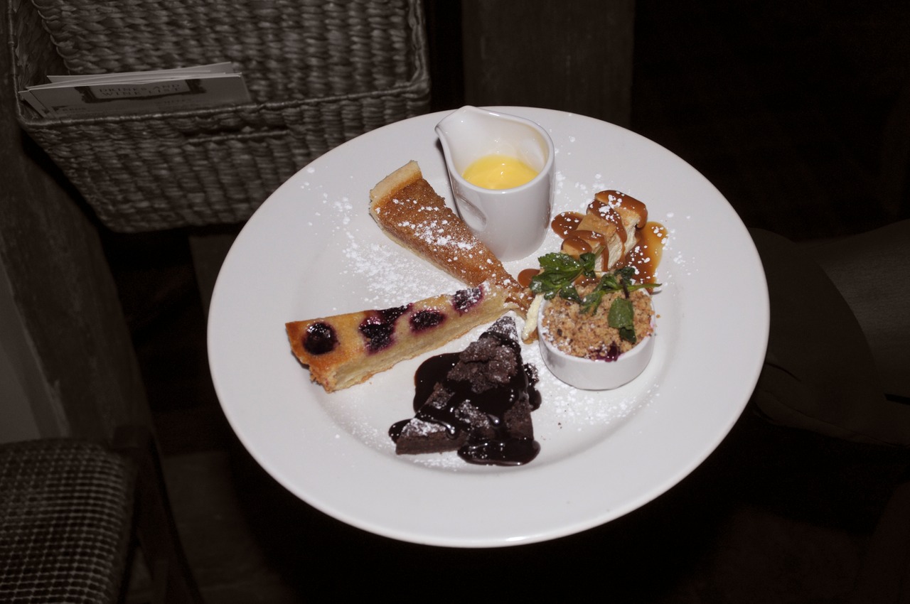  DSC1828adj B&W background